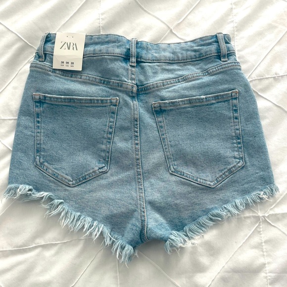 Zara high rise denim shorts - Picture 2 of 3